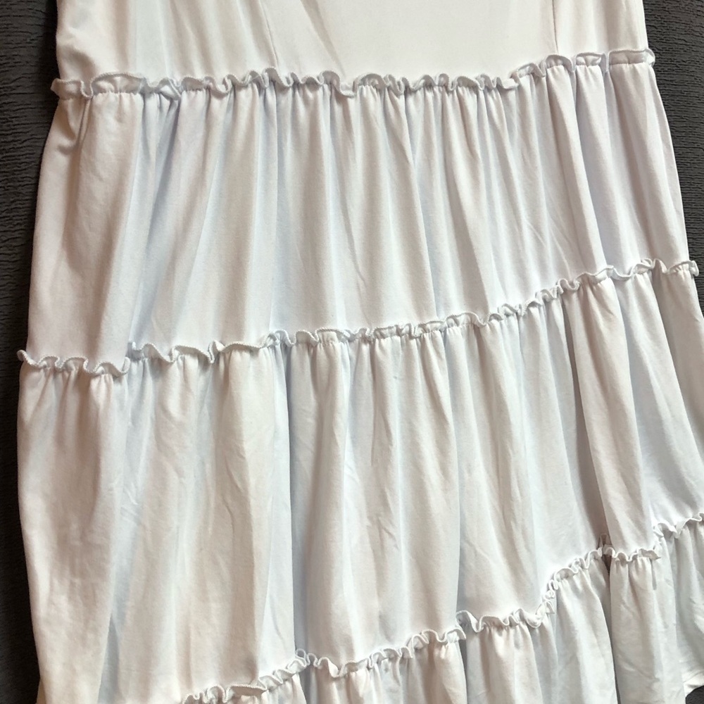 Rue 21+ 4X white sleeveless sundress It has 3 layers of ruffles
Ptp is 22 to 28 - Picture 4 of 4